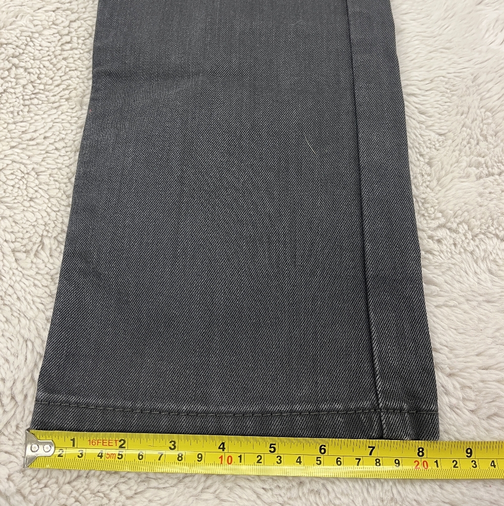 Levi's | 513 • Slim Fit • Straight Leg | Size 36x32 - Picture 13 of 16